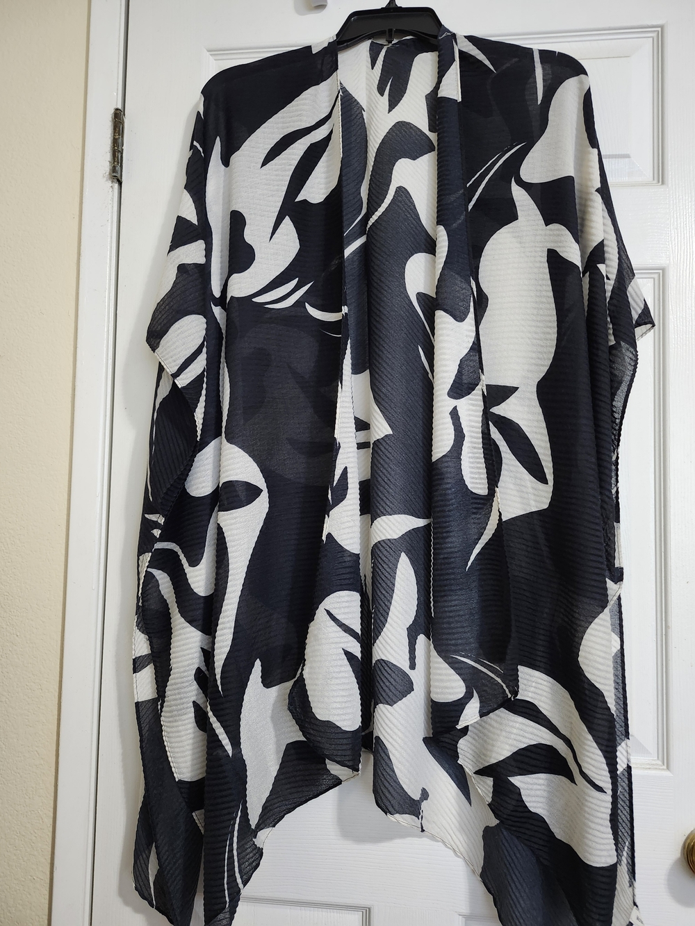 Black & White Floral Sheer Kimono Top